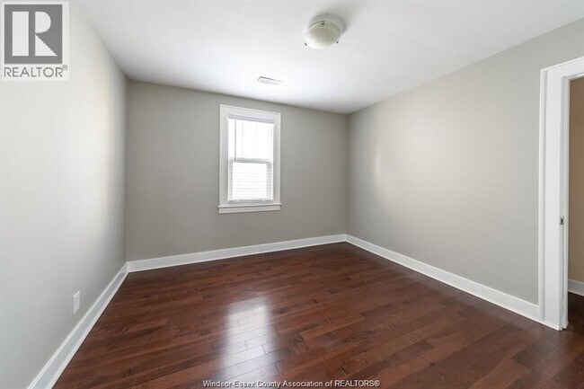 Photo - 1362 Parent Ave