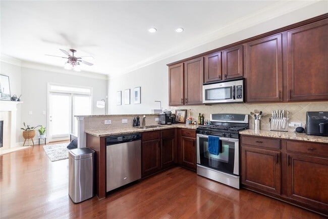 Photo - 2028 Cobblestone Cir NE