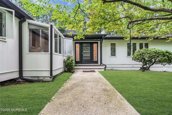 25 Mahoras Dr