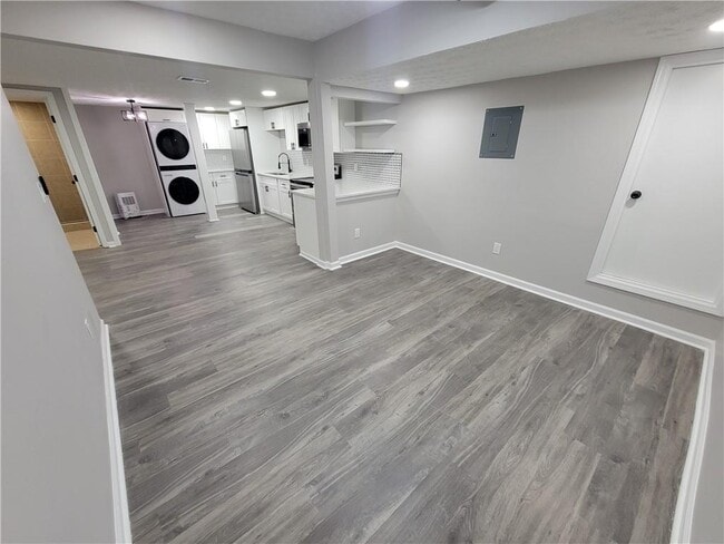 Building Photo - 783 Rebecca St NW