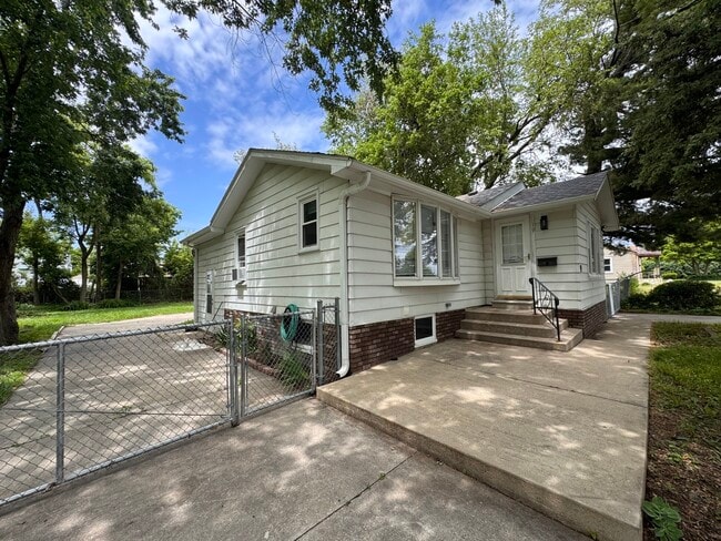 Photo - 19 Stryker Ave