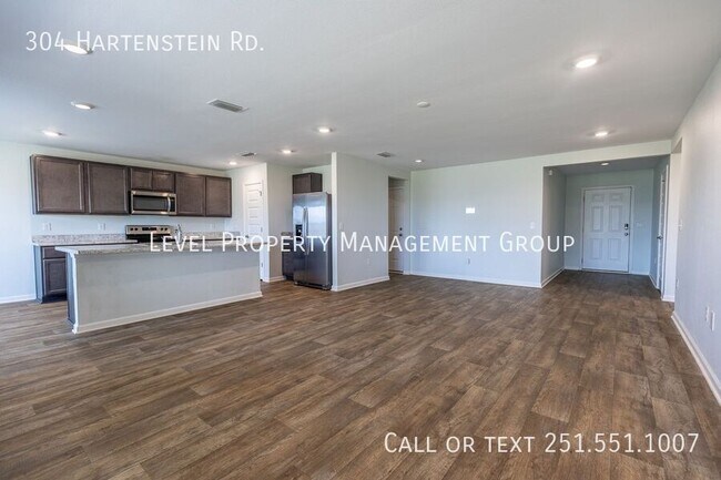 Photo - 304 Hartenstein Rd