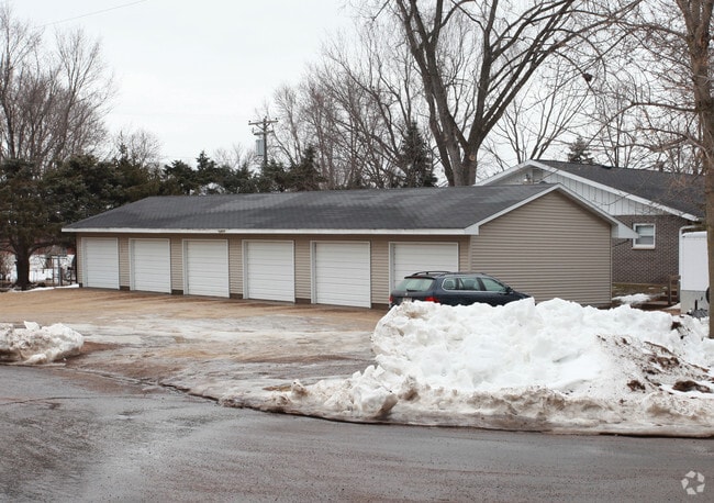 Photo - Wilson Ave Apartments
