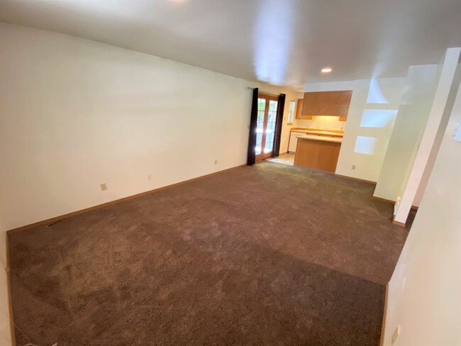 Photo - 3 Bed, 2 Bath 1 block from CWU