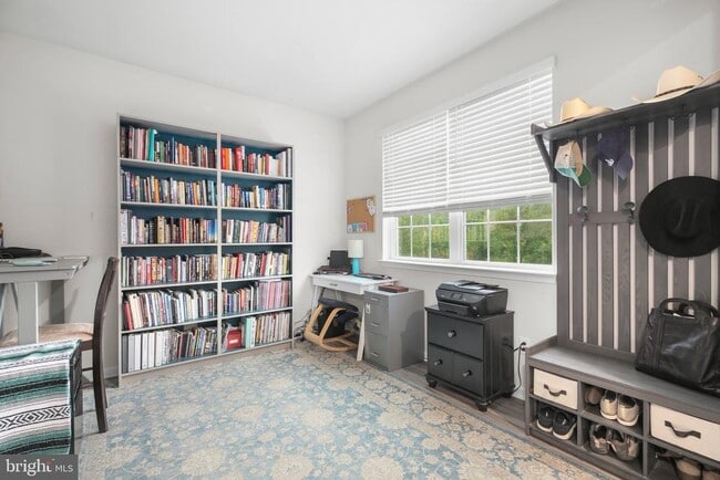 Photo - 141 Livingwood Ct