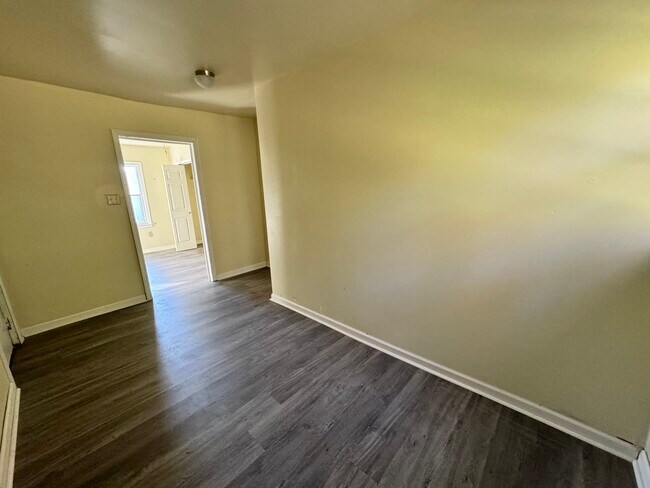 Photo - 2024 Halifax St