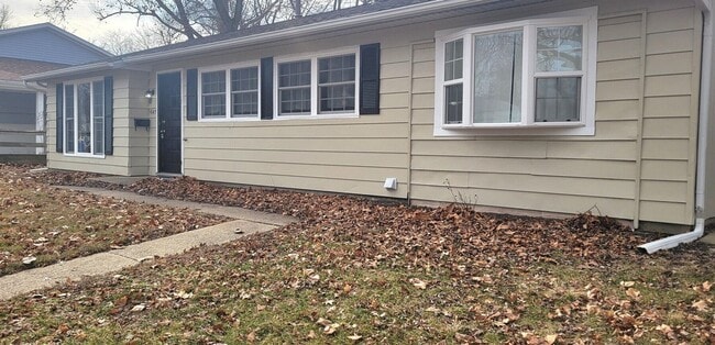Photo - 4 Bedroom 1.5 bath in Argenta Oreana School District!