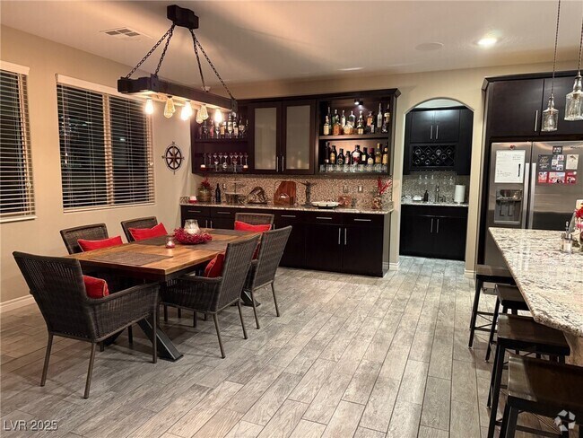 Building Photo - 12255 Crystal Shore Ave Rental