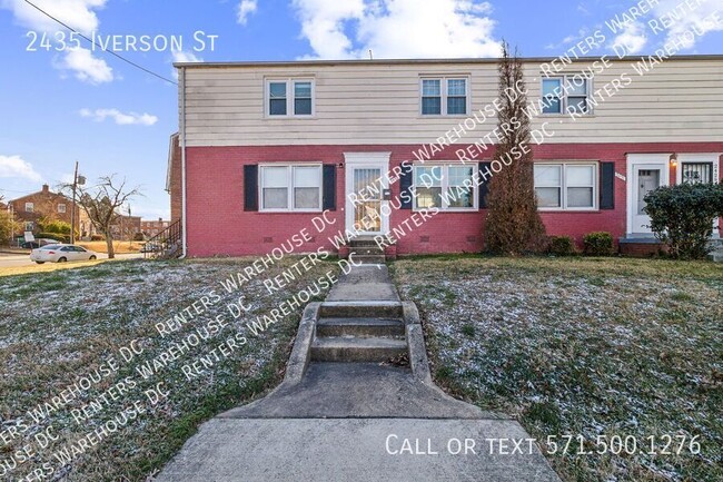 Move-in ready 2-level, 2Bd/1Bth end-of-row... - Move-in ready 2-level, 2Bd/1Bth end-of-row... House