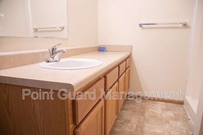 Photo - 1005 Avenue K
