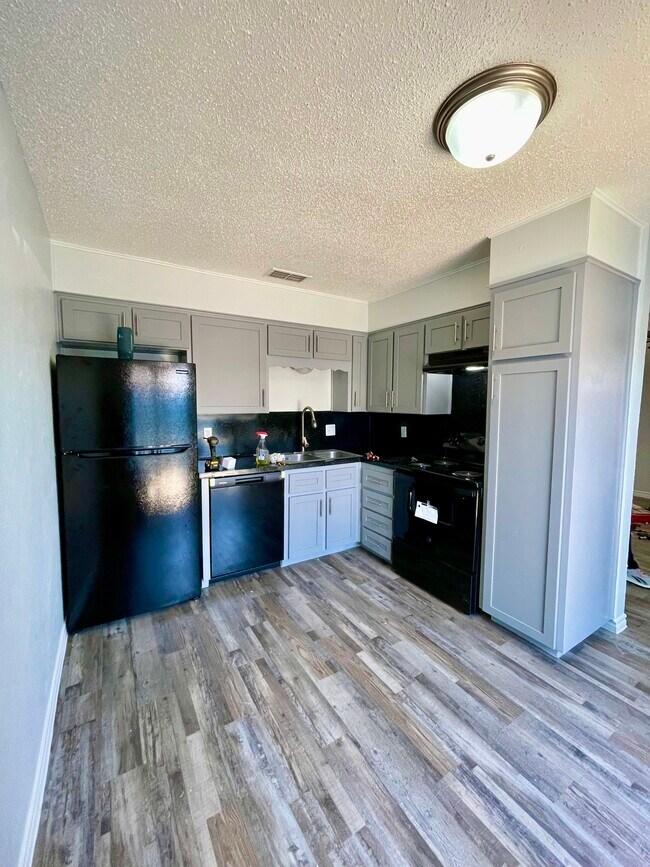 Photo - Century Oaks