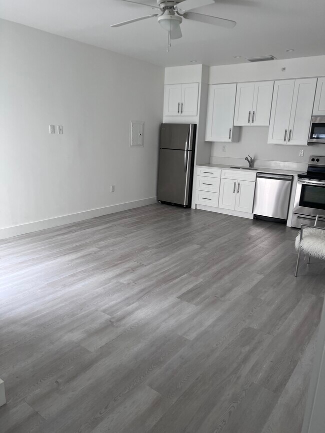 Photo - 940 Michigan Ave