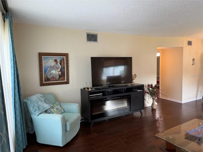 2426 Ecuadorian Way Unit 40