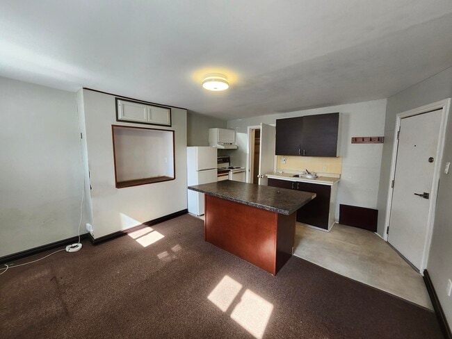 Building Photo - 120-120 Pitt St Unit 116-B