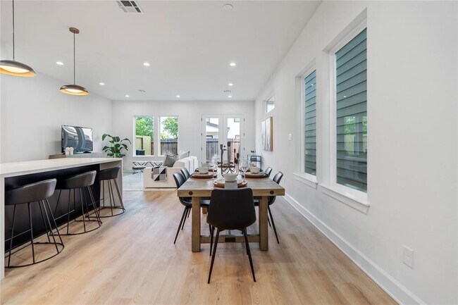 Photo - 6321 Foster St