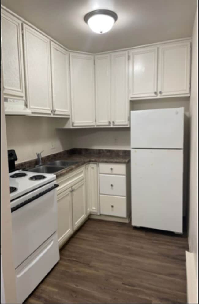 Photo - Large 2 bedroom apartment with washer/dryer hookup Unidad 1459-B