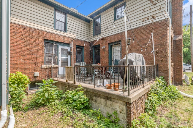 Photo - 415 N Thayer St