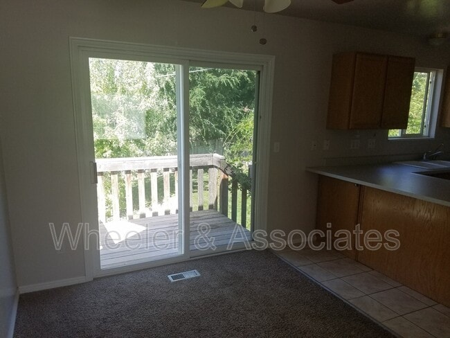 Photo - 2604 4650 S St