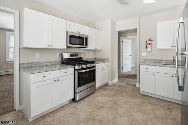 Photo - 168 Broad St