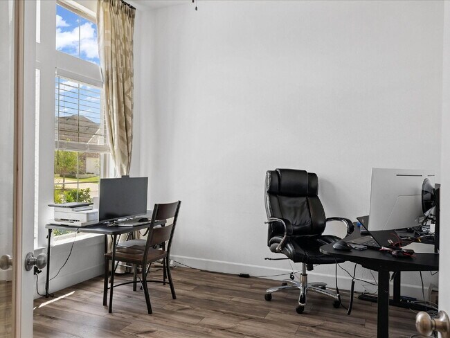 Photo - Spacious Home with Soaring Ceilings, Dual ...