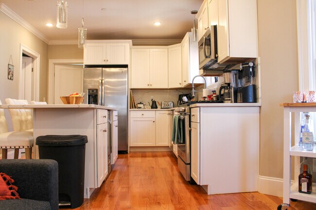 118 Holland St Unit 3R