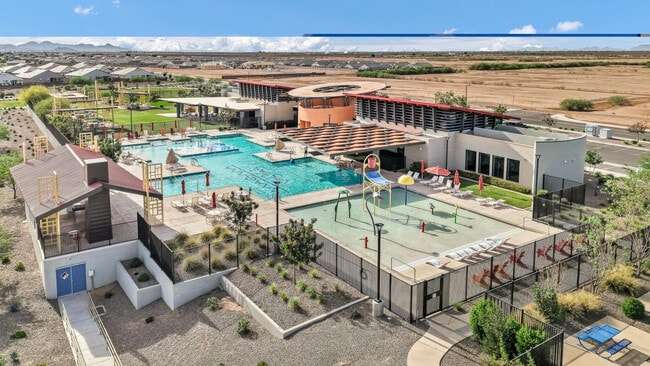 Building Photo - 30517 N Oak Dr