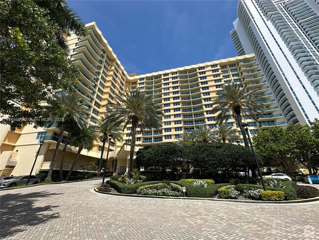 Building Photo - 2501 S Ocean Dr Unit 1129 Rental