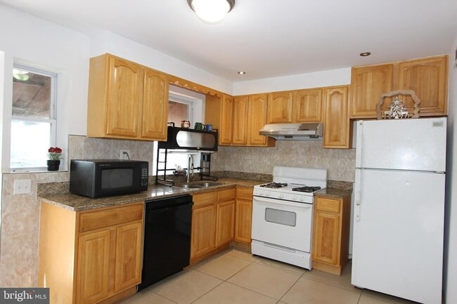 Photo - 1535 K St SE