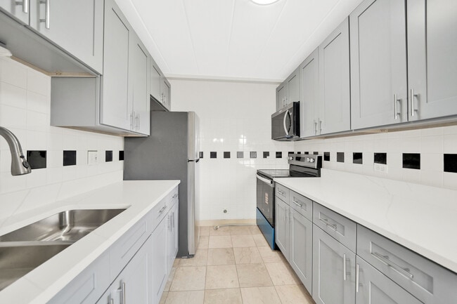 Photo - 6161 N Hoyne Ave