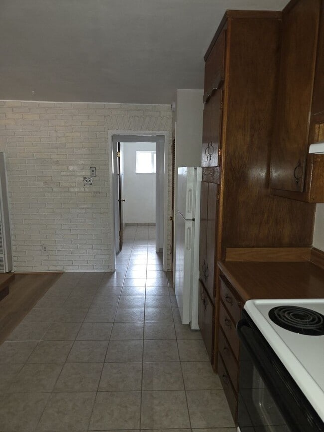 Building Photo - x MO769-Ahmadi, Yousef Unit #2