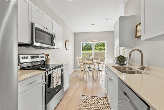 Photo - 715 Spruce Needle Ln