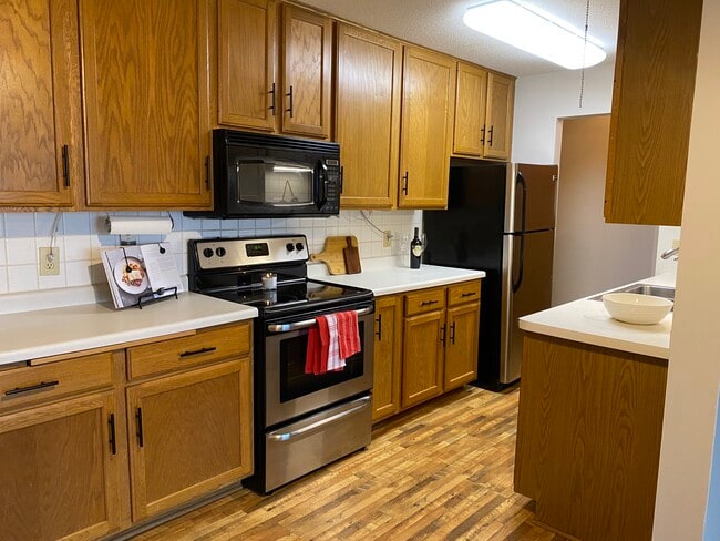 Building Photo - 12852 Nicollet Ave Unit 202