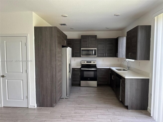 Photo - 1092 SE 23rd Ave