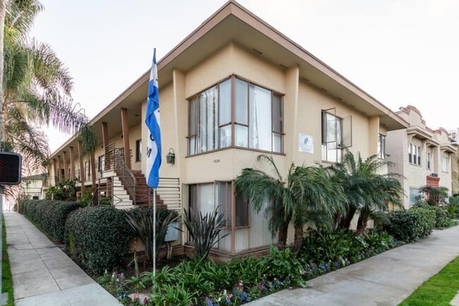 Photo - Long Beach Terraces