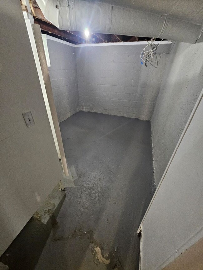 Photo - 21400 Goller Ave