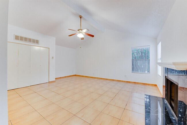 2021 Spenwick Dr Unidad 724