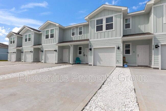 Building Photo - 5724 Sandy Walk St