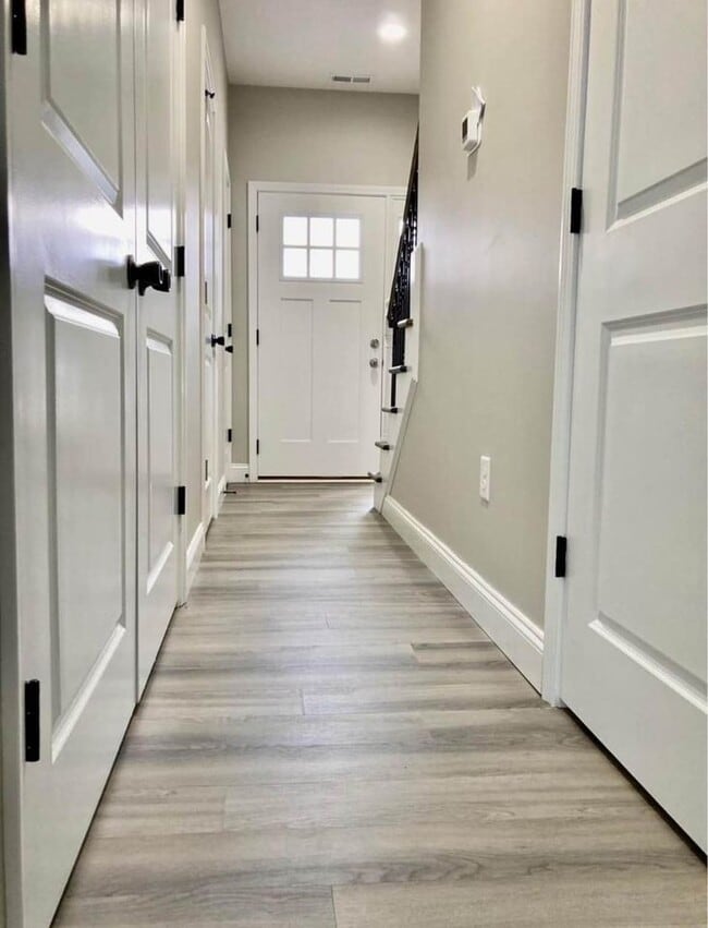 Photo - 1330 Maid Marian Ln