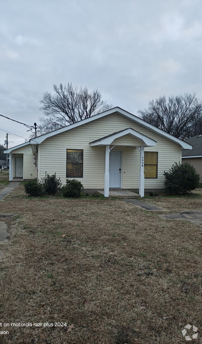 Unit A on left, Unit B on right - 506 Meadowbrook St Unit 506 Meadowbrook  A Rental