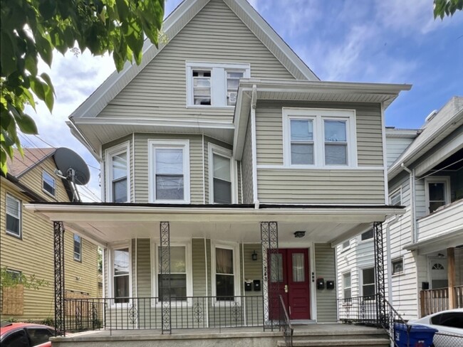 Building Photo - 743 Iranistan Ave Rental