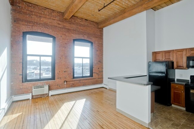 Photo - 45 Willow St Unit 1