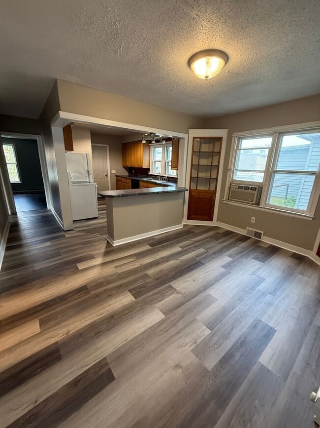 Photo - 906 McLean Ave Unit Apt 1