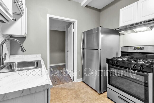 Photo - 135 Elmwood Ave Unidad 4