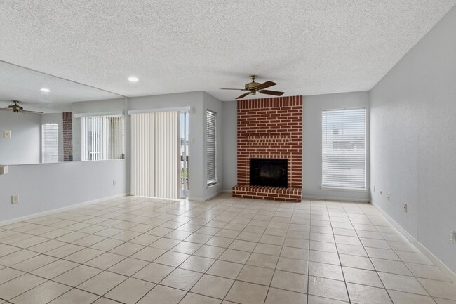 Photo - 3919 Fairmont Pkwy Unidad 148