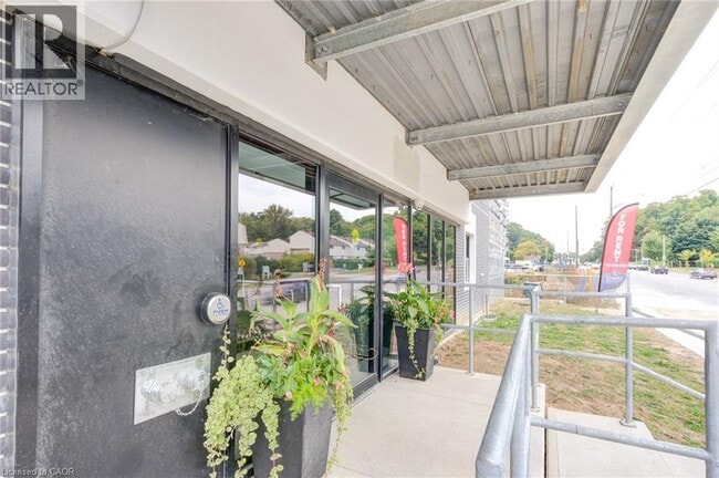 Photo - 595 Strasburg Rd Unité 106