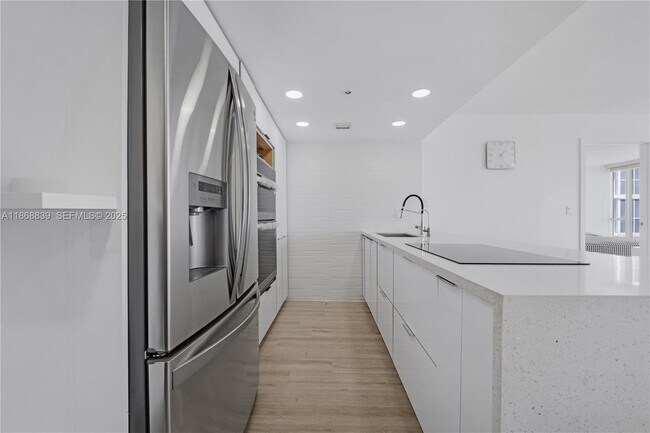 Photo - 7601 E Treasure Dr Unidad 2209