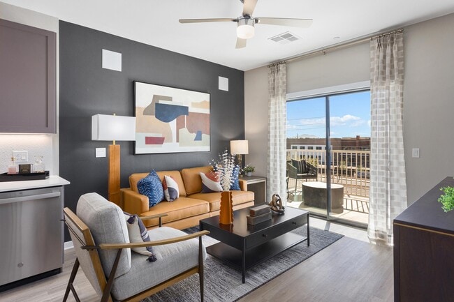 1BR, 1BA - 722SF - Living Room - Alta Rise
