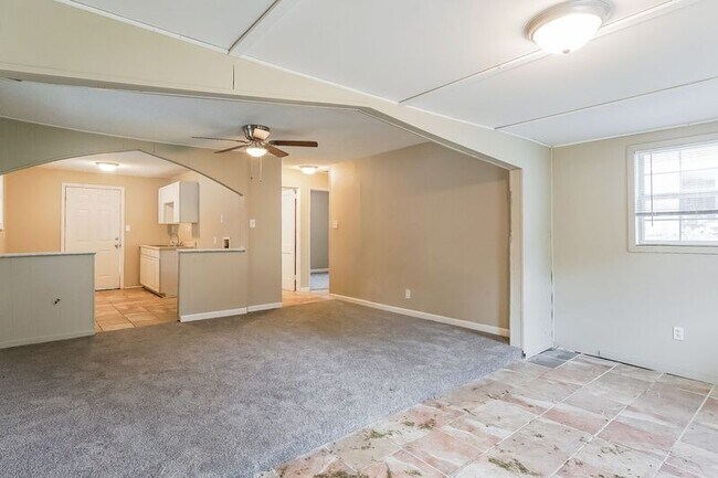 Photo - 128 Ann Dr SW