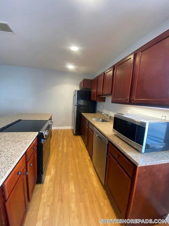 20 Pond St Unit 208