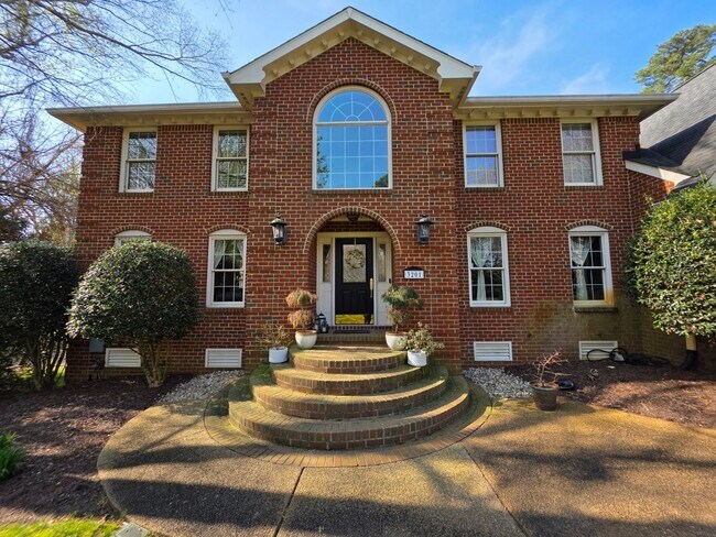 Photo - Middle Plantation